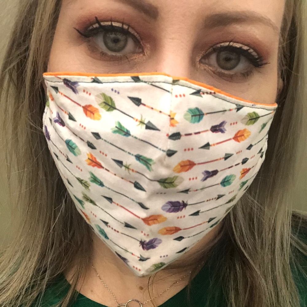 Feather patterned mask! - Picture 3 of 3